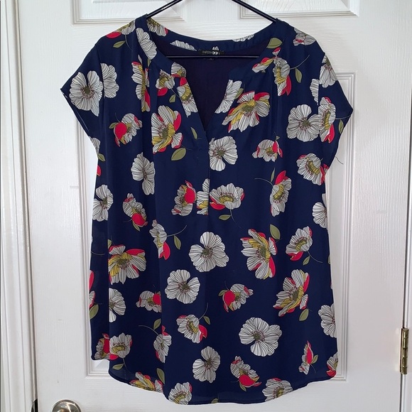 Papermoon Tops - Floral Navy Women's Top